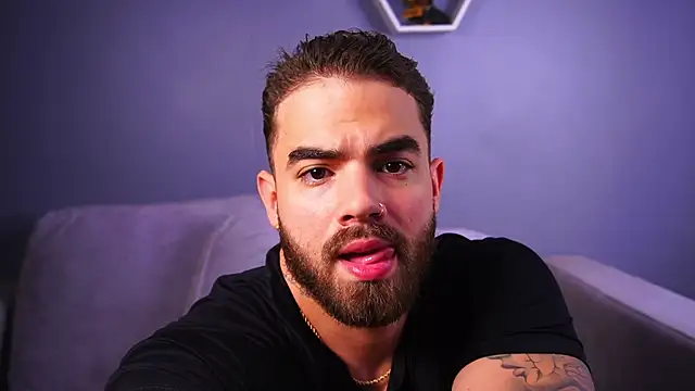 Snapshot of Paul_Phoenix chatting on December 21, 8:27 pm Paul Phoenix online show from December 21, 8:27 pm