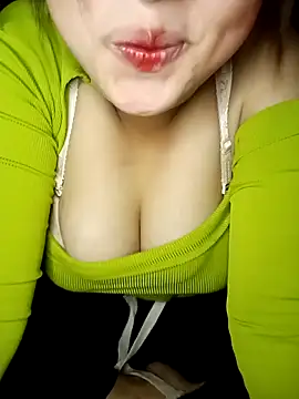 Snapshot of -DuSi- chatting on October 27, 1:42 am -DuSi- online show from October 27, 1:42 am