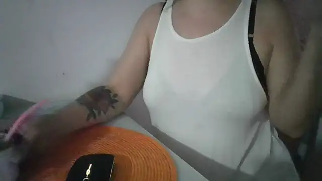 Snapshot of Antodssi chatting on September 16, 9:43 am Antodssi online show from September 16, 9:43 am