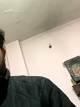 amitsharma7868 online show from December 17, 2:39 am