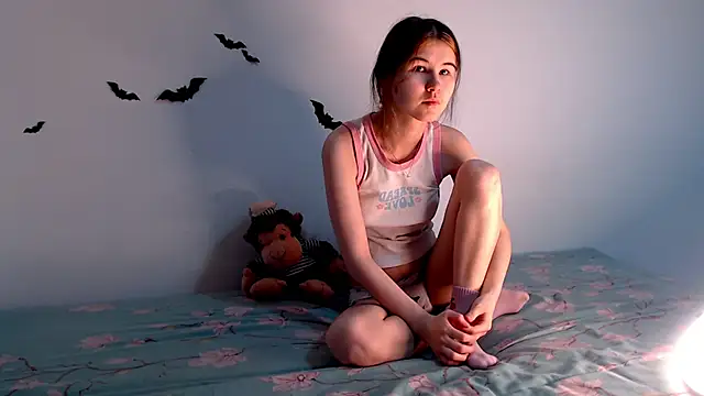 litle owl online show from October 14, 10:10 pm