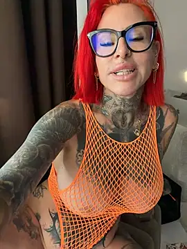 Snapshot of CatCoxx chatting on July 1, 5:31 am CatCoxx online show from July 1, 5:31 am