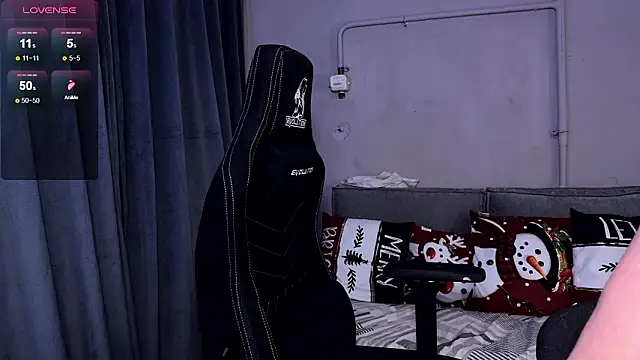 Snapshot of cutemilana_sexwife chatting on February 11, 12:04 am cutemilana sexwife online show from February 11, 12:04 am