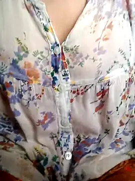 babyjunee12 online show from May 12, 12:19 am