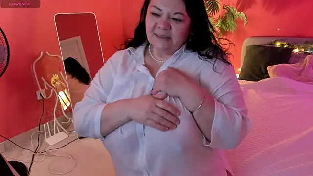 Snapshot of sandra_jackson chatting on February 6, 2:49 am sandra jackson online show from February 6, 2:49 am