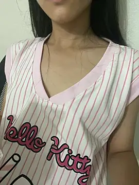 Snapshot of Desi_sara chatting on July 22, 7:33 am Desi sara online show from July 22, 7:33 am