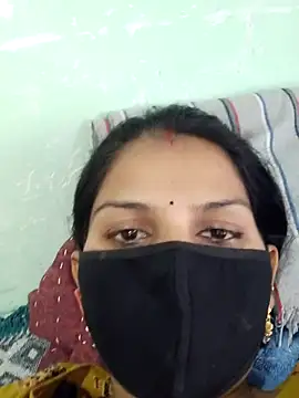 Snapshot of poojam93 chatting on September 9, 2:55 am poojam93 online show from September 9, 2:55 am