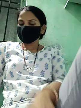 Snapshot of poojam93 chatting on September 11, 1:44 pm poojam93 online show from September 11, 1:44 pm