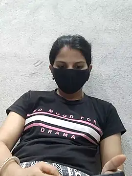 Snapshot of poojam93 chatting on May 30, 1:30 pm poojam93 online show from May 30, 1:30 pm