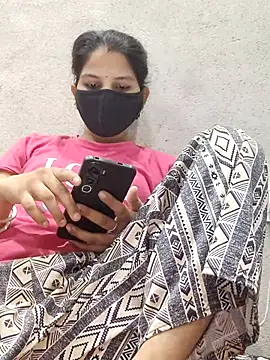 Snapshot of poojam93 chatting on June 18, 1:28 am poojam93 online show from June 18, 1:28 am