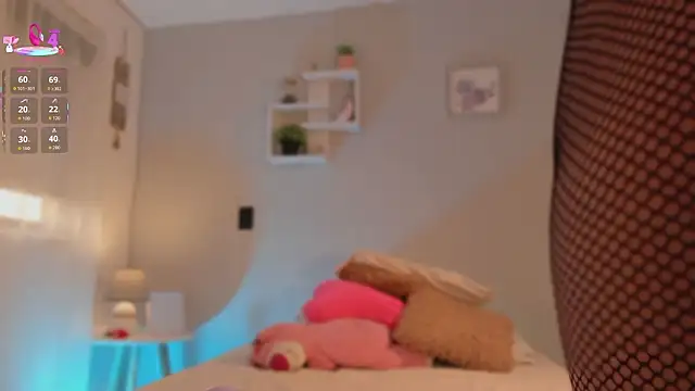 Snapshot of caro_sanchezz chatting on February 7, 12:42 pm caro sanchezz online show from February 7, 12:42 pm