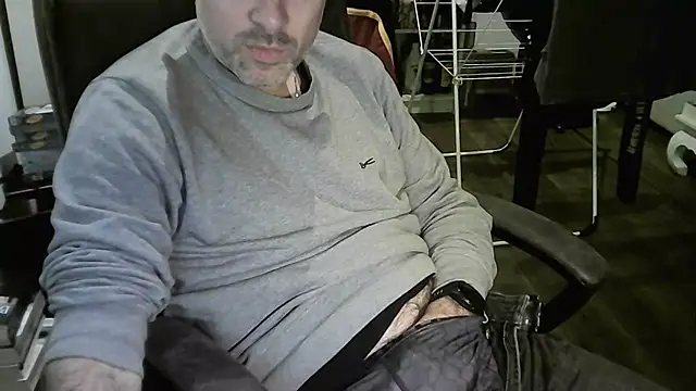 Chrisprngr online show from November 19, 6:52 pm