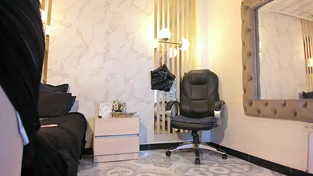 Snapshot of Ariagh_ chatting on February 16, 7:21 pm Ariagh online show from February 16, 7:21 pm