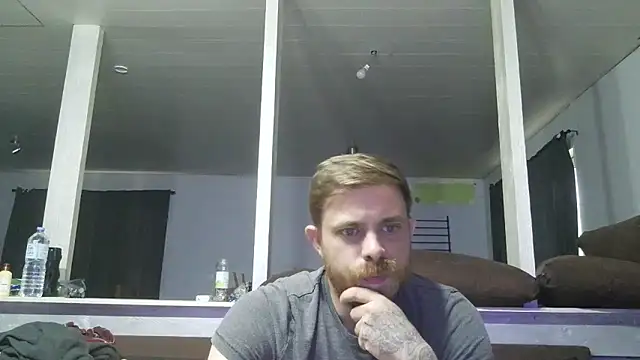 Snapshot of Bikerhot883hd chatting on May 4, 5:42 pm Bikerhot883hd online show from May 4, 5:42 pm