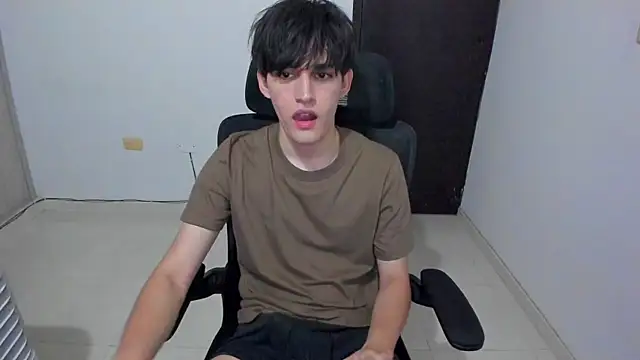 Snapshot of eren_188 chatting on June 15, 3:09 am eren 188 online show from June 15, 3:09 am