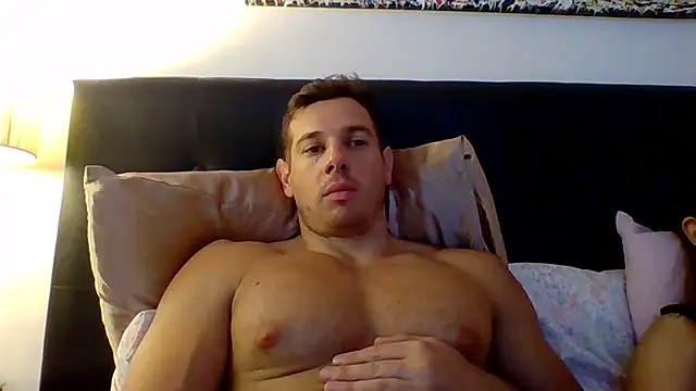 luca23millo90 online show from January 17, 4:06 am