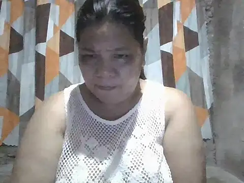 Snapshot of xxbernxxx chatting on April 9, 11:04 am xxbernxxx online show from April 9, 11:04 am