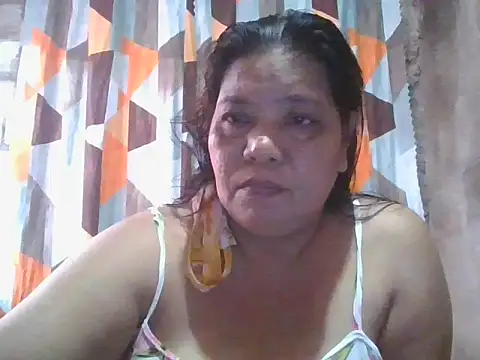 Snapshot of xxbernxxx chatting on April 23, 12:01 am xxbernxxx online show from April 23, 12:01 am