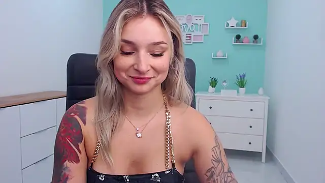 LilFleurish online show from November 7, 5:29 am