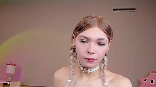 Blondy Fina online show from April 8, 4:45 am