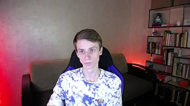 yes cute boy  online show from September 27, 5:07 pm