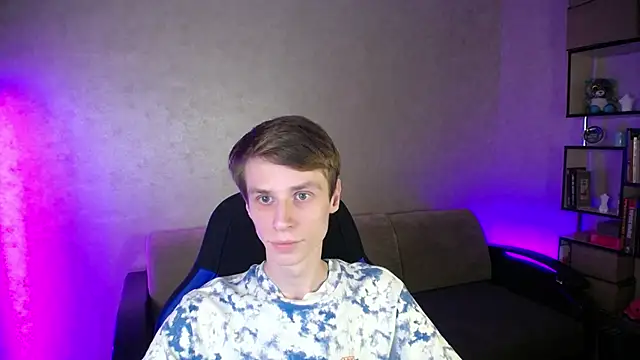 yes cute boy  online show from October 16, 8:43 pm