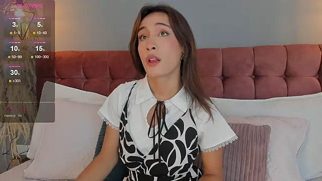 Snapshot of victoria_decapri chatting on December 15, 8:13 pm victoria decapri online show from December 15, 8:13 pm