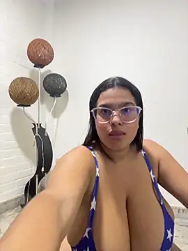 nathalia correa online show from November 4, 1:59 am