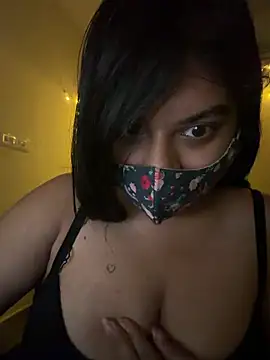 Snapshot of BigBreasted chatting on February 7, 7:28 pm BigBreasted online show from February 7, 7:28 pm