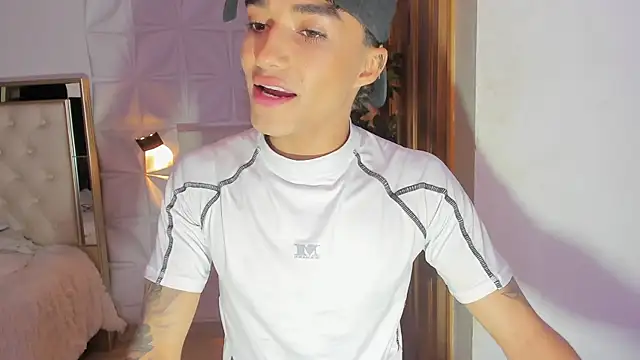 Wyatt Rose online show from November 27, 3:41 am