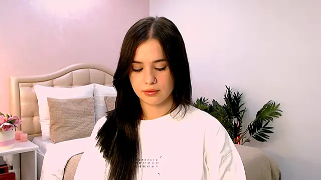 lil angel  online show from September 28, 6:57 pm