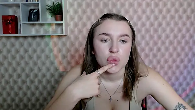 JuliaTopp  online show from November 21, 7:18 am