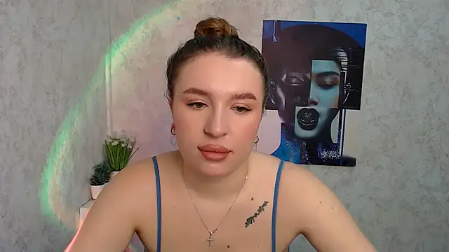 JuliaTopp  online show from February 24, 6:33 am