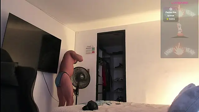 Snapshot of RJBarto chatting on February 21, 1:01 pm RJBarto online show from February 21, 1:01 pm