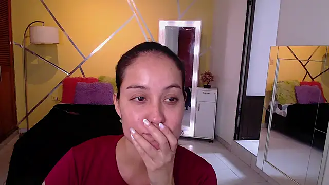 Snapshot of shirleyrojas chatting on November 27, 7:38 pm shirleyrojas online show from November 27, 7:38 pm