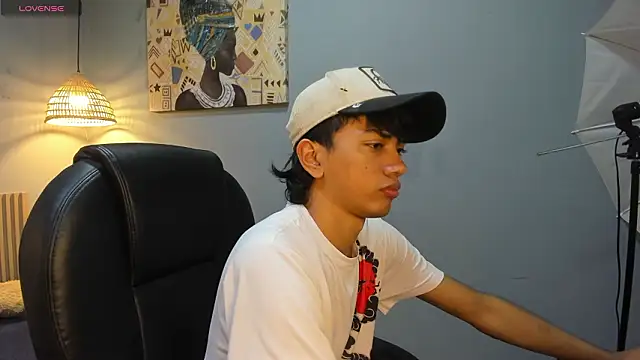 markbowie online show from March 3, 1:28 pm