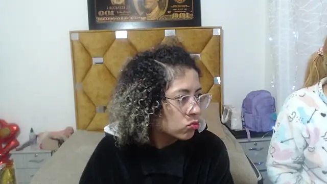 Snapshot of CATTALINAHOT chatting on February 19, 10:22 am CATTALINAHOT online show from February 19, 10:22 am