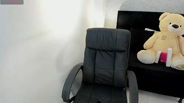 lily cash1 online show from September 22, 7:05 pm