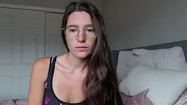 Snapshot of bambifarrina chatting on August 5, 2:20 pm bambifarrina online show from August 5, 2:20 pm