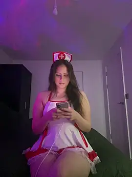 Snapshot of laylabliss chatting on November 17, 12:16 am laylabliss online show from November 17, 12:16 am