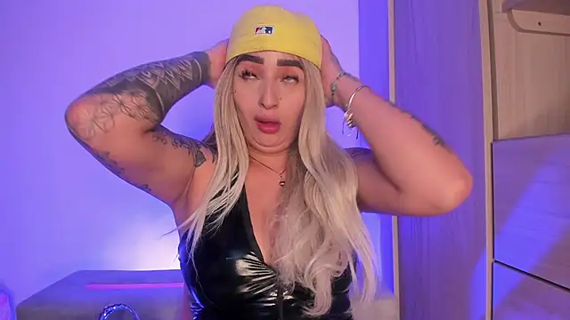 scarlett Collinss online show from November 10, 5:50 am