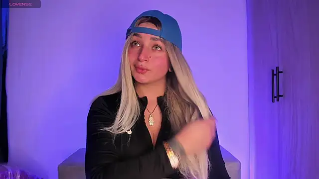 scarlett Collinss online show from November 20, 4:45 am