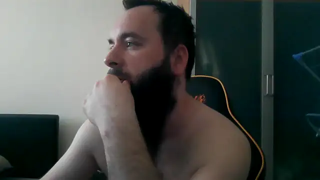 LondonMan1988 online show from February 20, 10:38 am