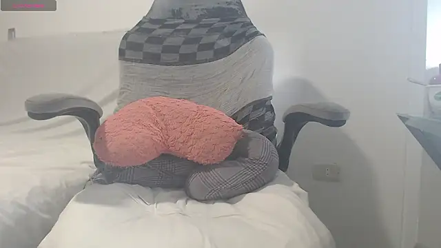 mia duvall online show from February 6, 3:15 pm