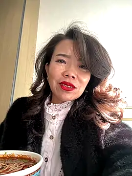 anna yngs online show from November 4, 7:07 am