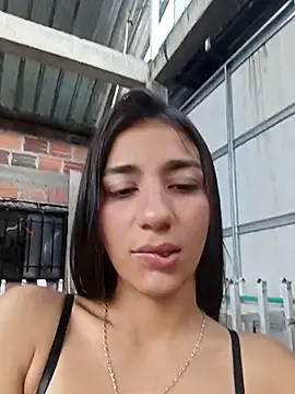 Snapshot of -juicy_ chatting on October 3, 8:50 pm -juicy online show from October 3, 8:50 pm
