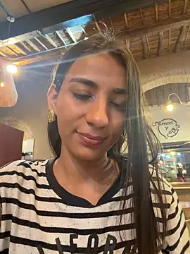 -juicy  online show from November 18, 11:15 pm