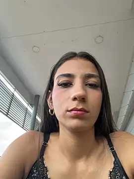 Snapshot of -juicy_ chatting on May 3, 9:32 pm -juicy online show from May 3, 9:32 pm