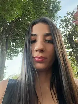 Snapshot of -juicy_ chatting on June 12, 10:52 pm -juicy online show from June 12, 10:52 pm