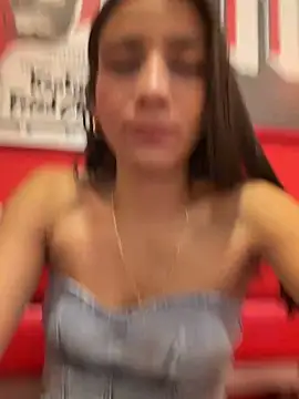 Snapshot of -juicy_ chatting on June 19, 10:35 pm -juicy online show from June 19, 10:35 pm